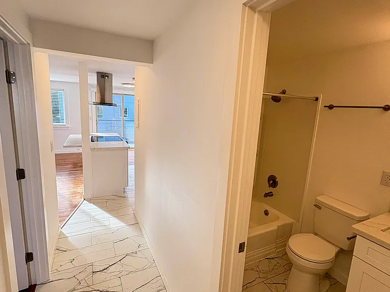 2345 Minor Ave E #14 — Photo 19