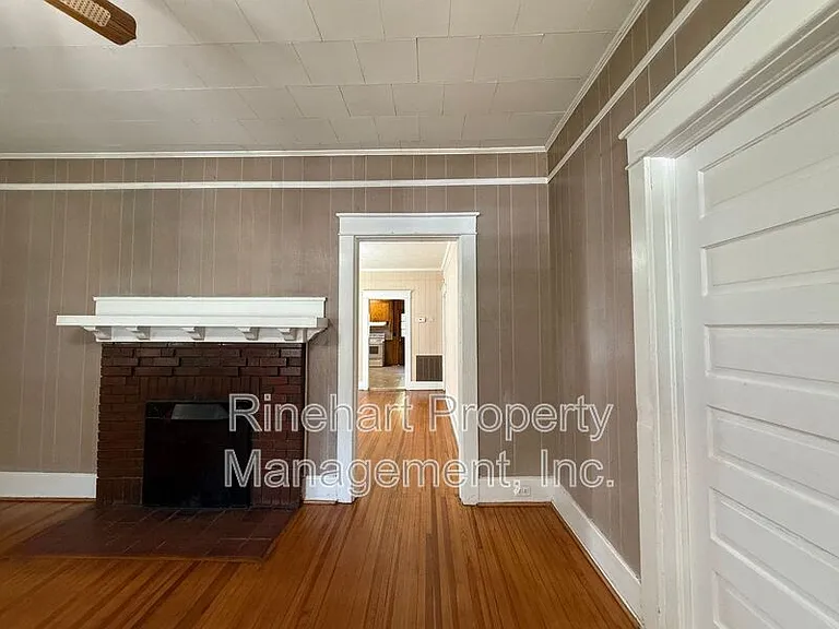 325 Walnut St — Photo 6