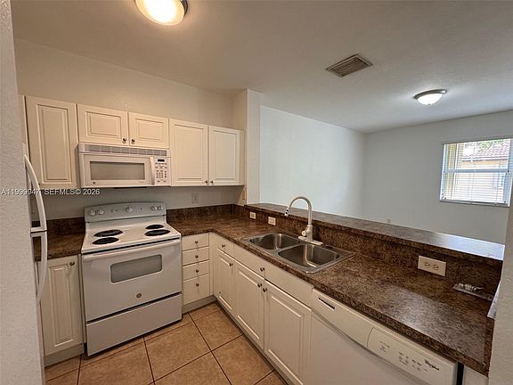 4th image of 1690 NE 33rd Ave #2106