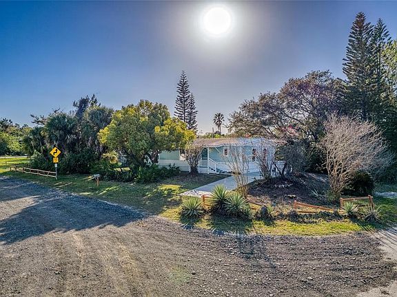 2nd image of 14827 Dolphin Dr