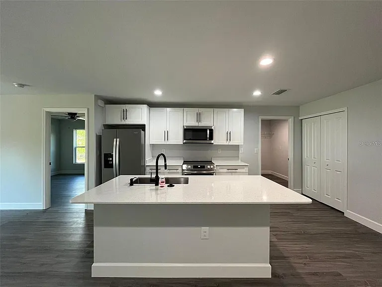 13033 Xavier Ave — Photo 2