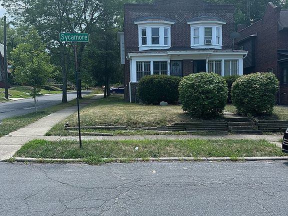 4th image of 3244-3246 Sycamore Rd