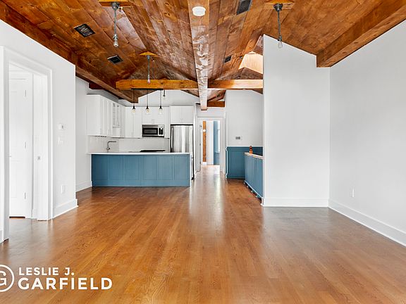 3rd image of 76 Montague St