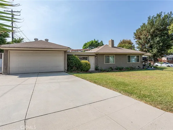 7774 Shadyspring Dr, Burbank, CA 91504