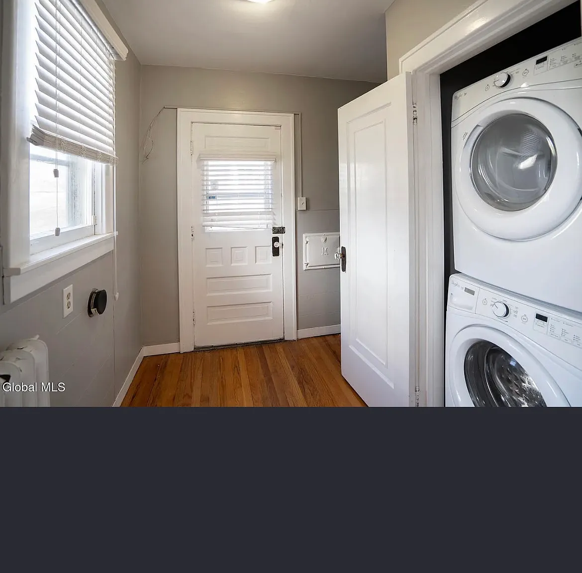 3 bed, 1.5 bath, 2328 sqft, $800 — Photo 3