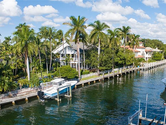 3rd image of 700 Coral Way