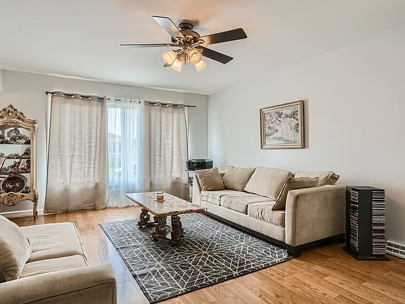 4th image of 3835 Emerson Dr