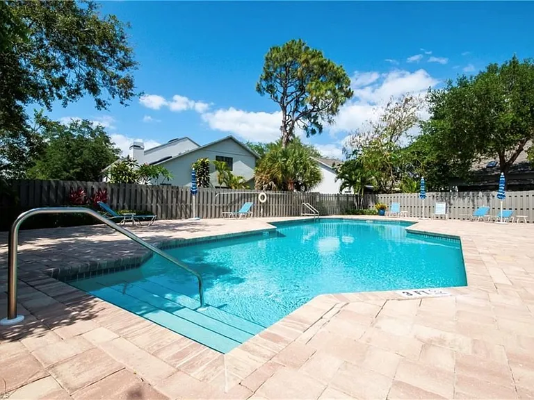 860 Meadowland Dr #E — Photo 30