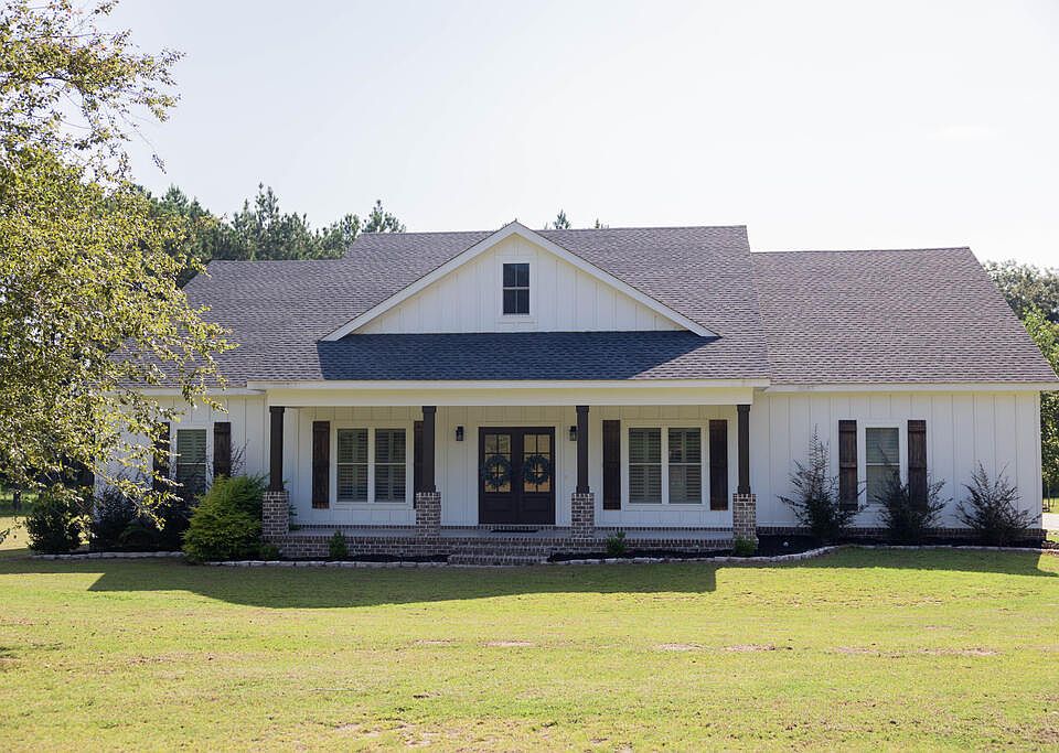 1st image of 483 Charles Rd