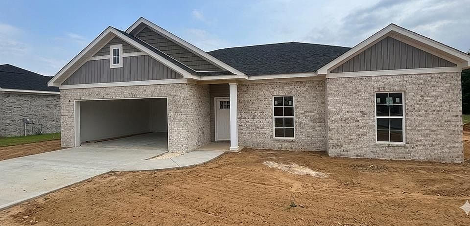 1st image of 131 Edgewood Trl