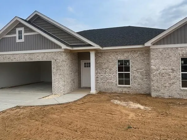131 Edgewood Trl, Headland, AL 36345