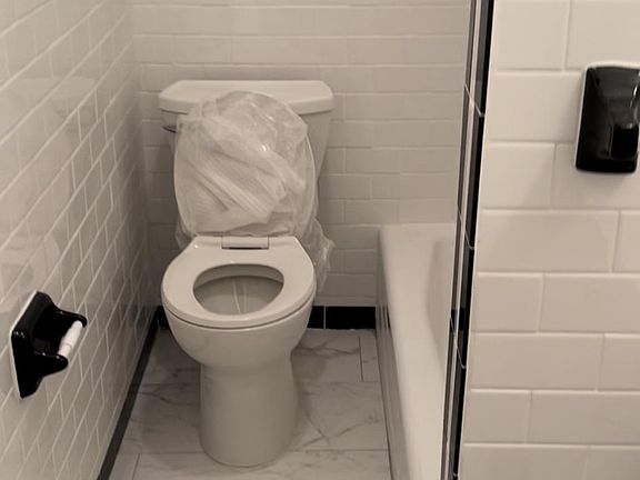 5th image of 2315 University Ave #1