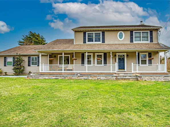 480 North Country Road, Saint James, NY 11780