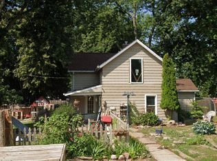 203 17th Ave, Sterling, IL 61081