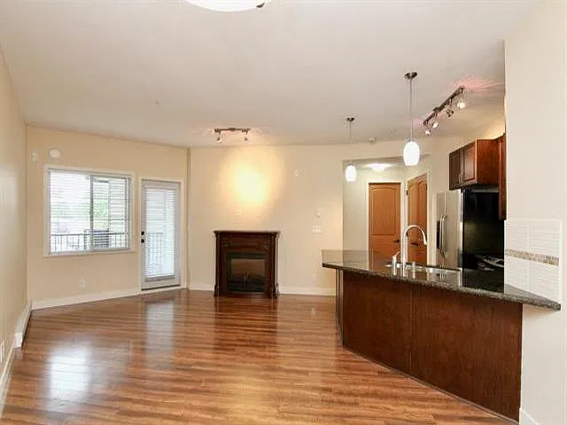 1 bed, 735 sqft, $1,875 — Photo 4