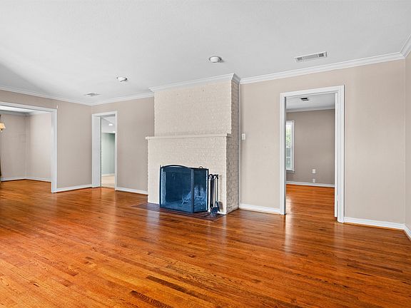 3rd image of 3744 Somerset Ln