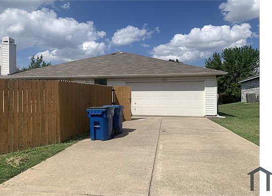 2nd image of 1723 Hickory Creek Ln