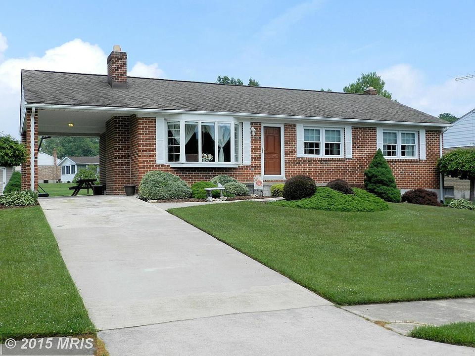 1st image of 723 Burnside Dr