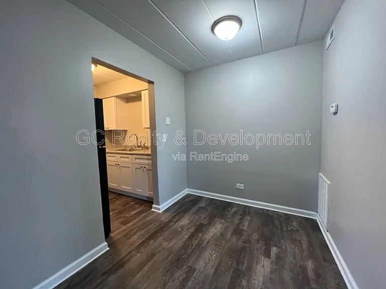 324 E Wilson Ave #C — Photo 5
