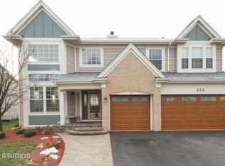 222 Cimarron Rd W, Lombard, IL 60148