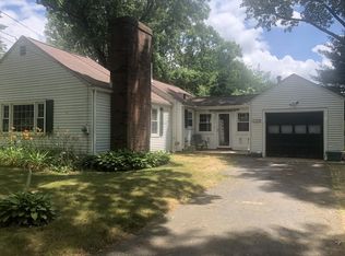 103 Fairview St, Longmeadow, MA 01106