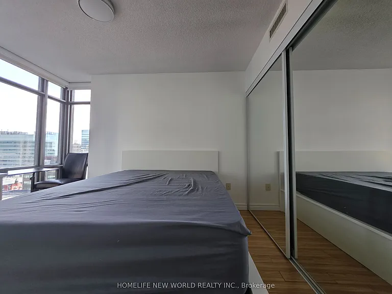37 Grosvenor St #1701 — Photo 19