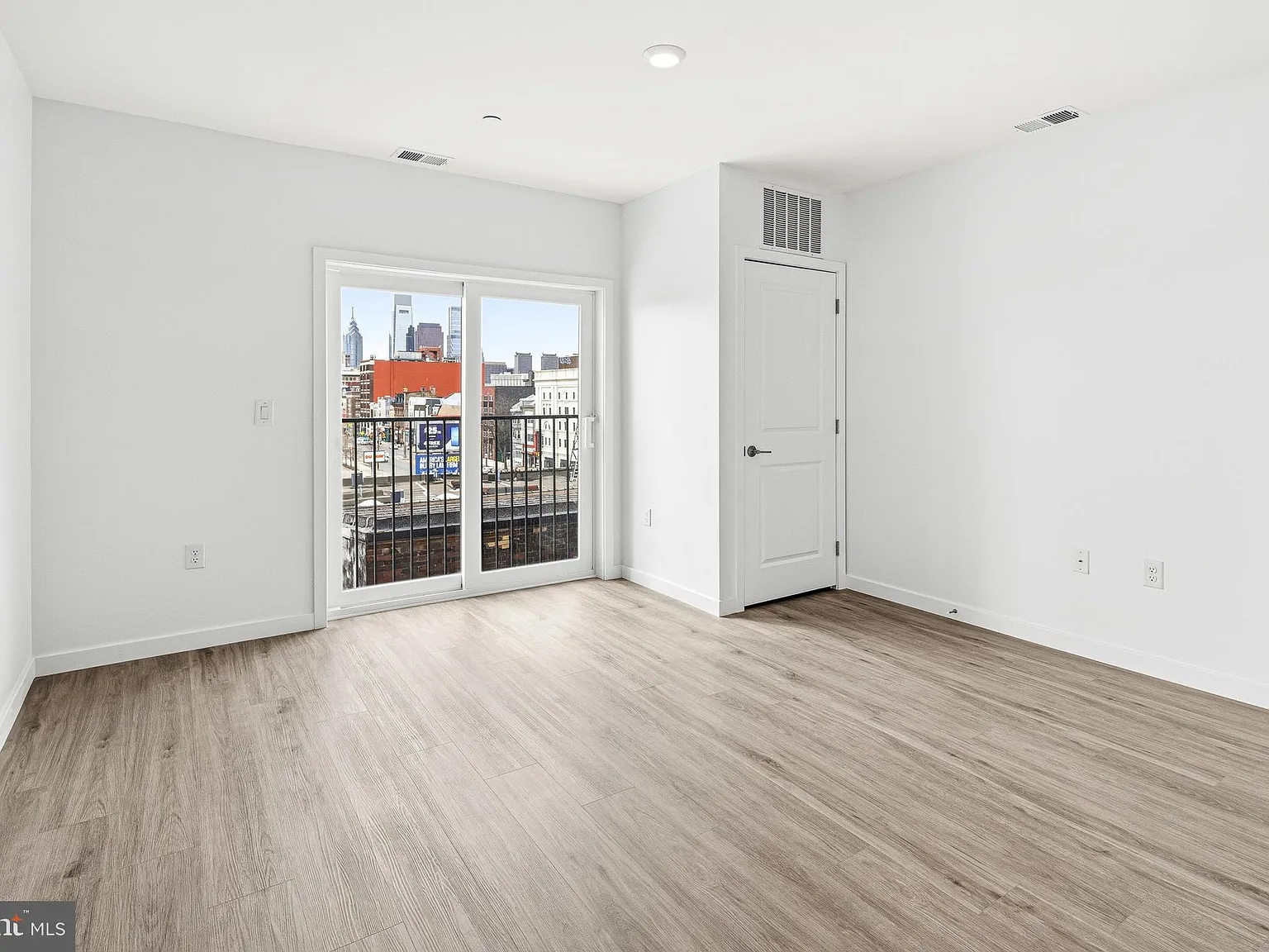 Studio, 436 sqft, $1,246 — Photo 3