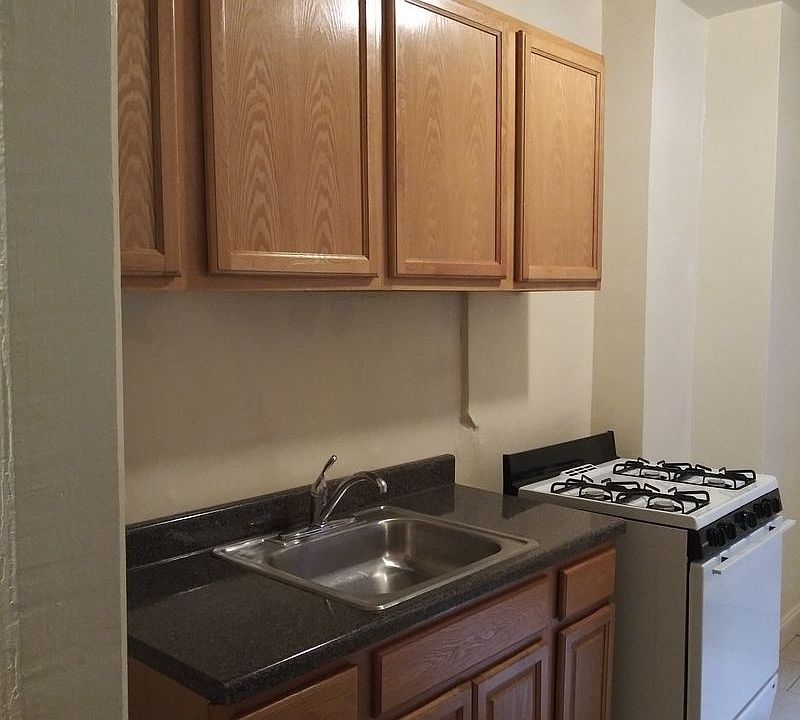 1st image of 4536 39th Pl APT 3E