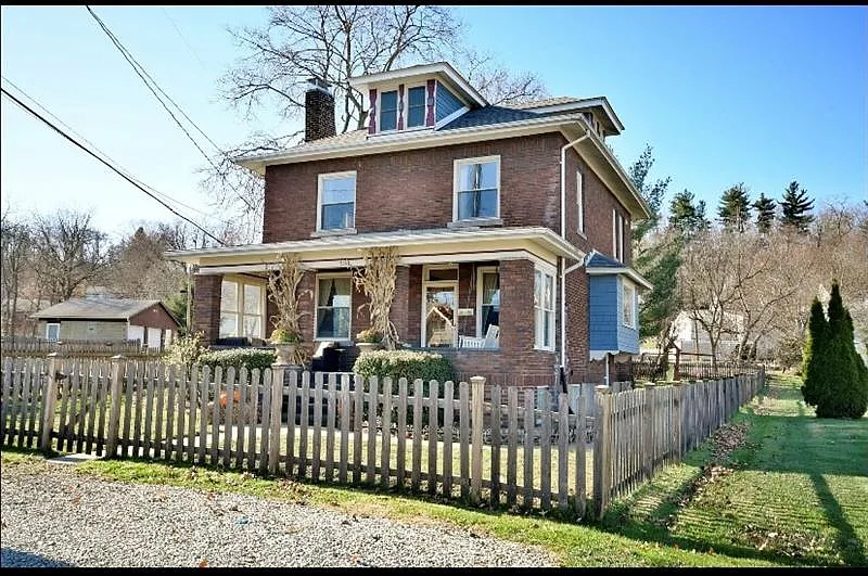 534 W Grant St photo 1