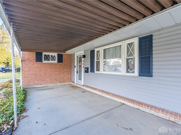 3rd image of 604 S Sunset Dr