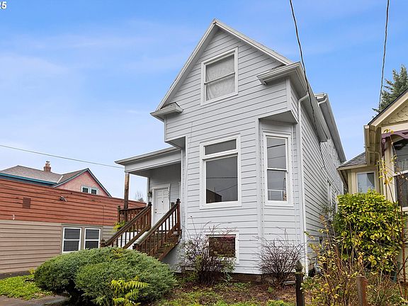 2nd image of 3527 SE Belmont St