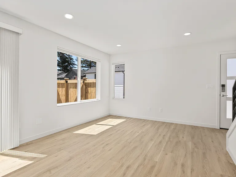12333C 40th Ave NE #C — Photo 2