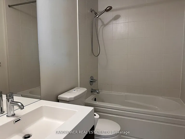 35 Brian Peck Cres #Penthouse 20 — Photo 9