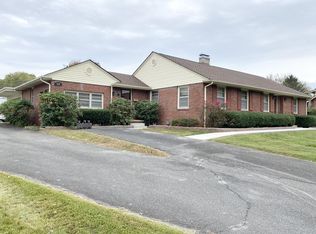 926 Riverview Dr, Elizabethton, TN 37643
