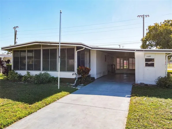 1043 S Capella Dr, Tavares, FL 32778