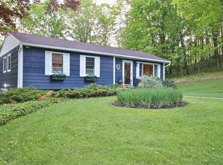 19 Fenwood Dr, Pawling, NY 12564