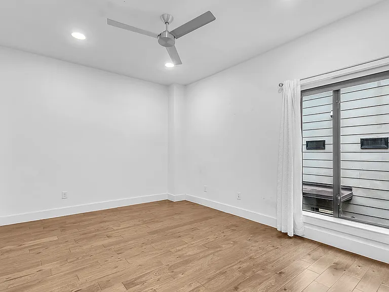 4934 Camdale — Photo 11