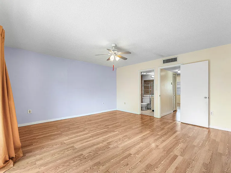 9050 NW 28th St #112 — Photo 20
