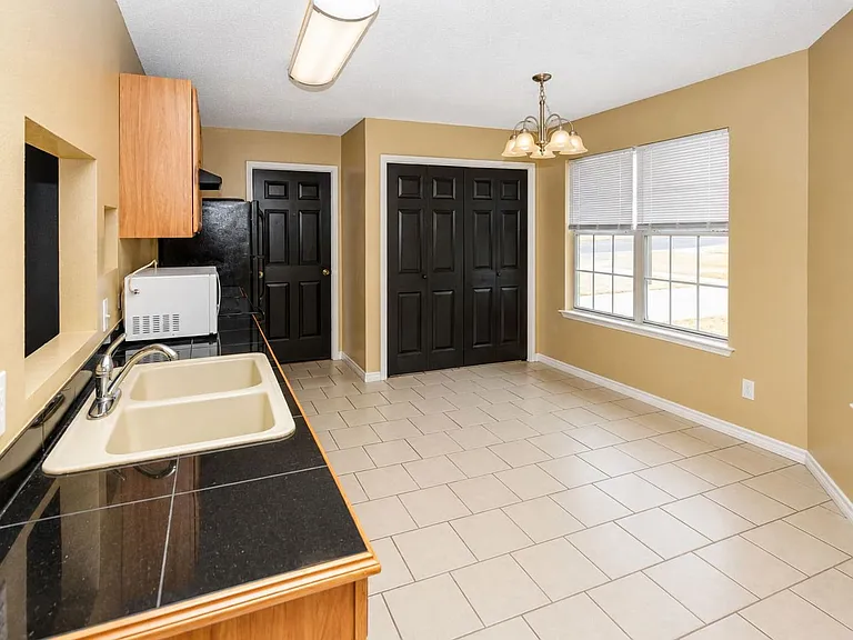 2213 Dickens Dr — Photo 7