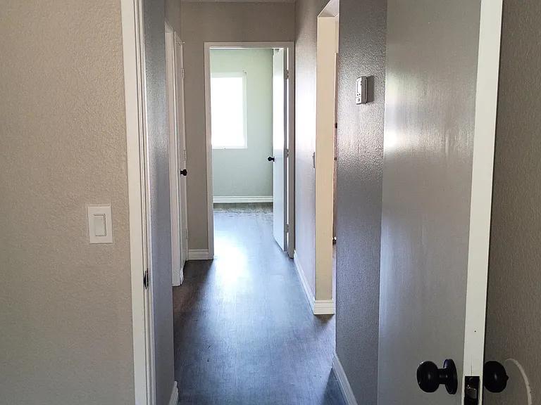 4080 Trevor Ln — Photo 6