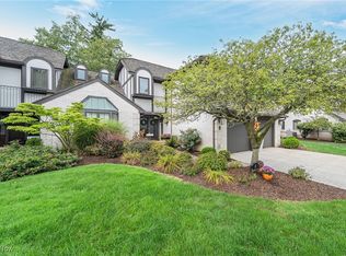 8 Chippenham Ct, Rocky River, OH 44116