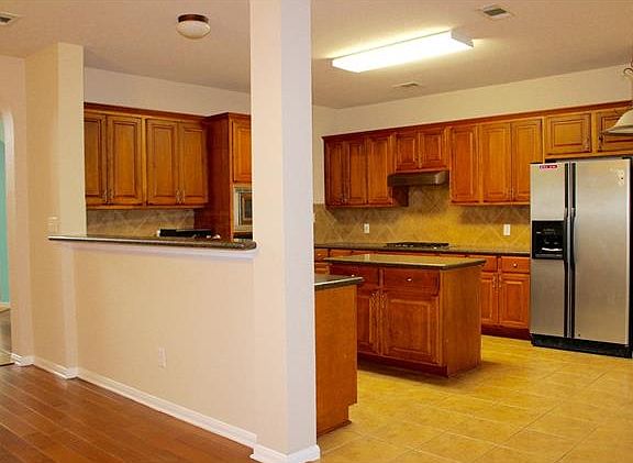 5th image of 15613 Royal Dublin Dr