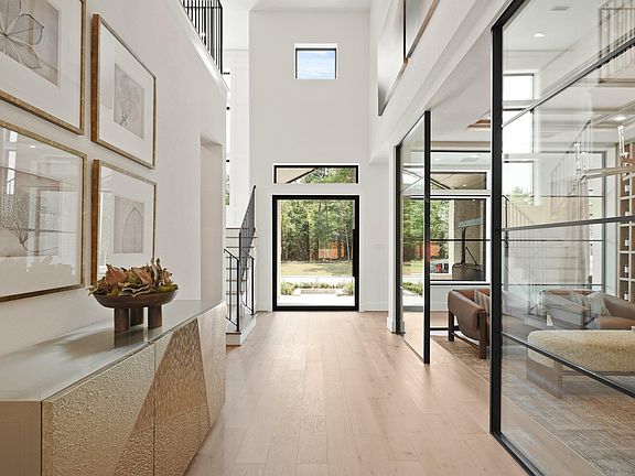 2nd image of 11107 Sunny Cliff Pl