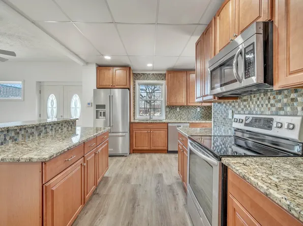 1203 N 6th St, Estherville, IA 51334