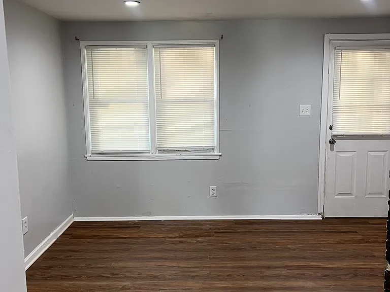 2753 Wegworth Ln — Photo 3