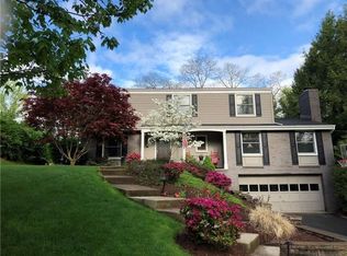 2352 Southwood Dr, Pittsburgh, PA