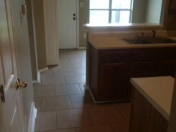 7682 Lilly Ln, Southaven, MS 38671