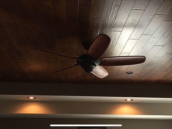 5th image of 601 Parkland Blvd