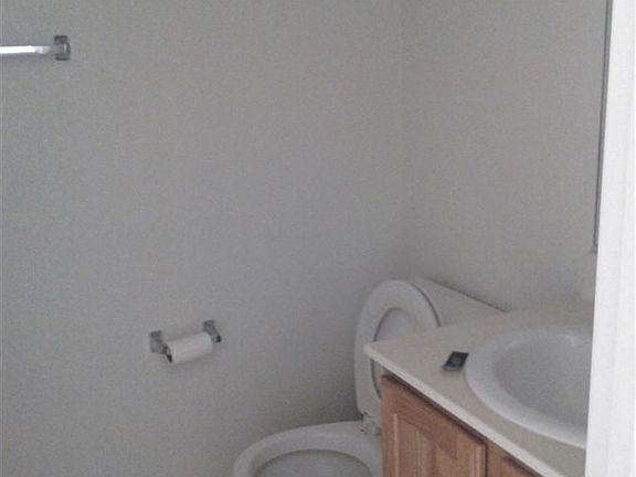 2nd image of 1664 Chateau Dr