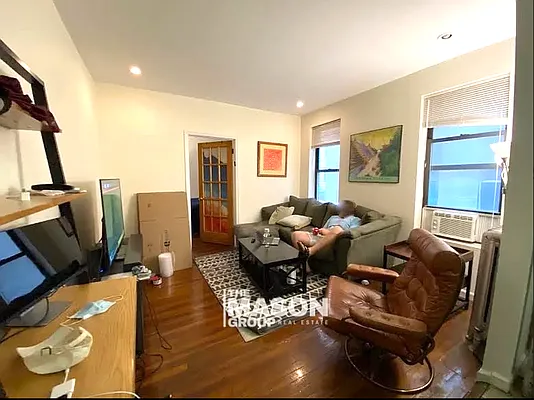 Rented by Mason Group LLC | media 9